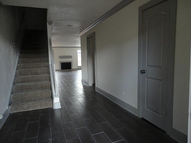 Foto del edificio - 6654 Montauk Dr