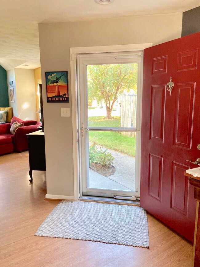 Foto del edificio - 3BD/2.5BA Home in Chicks Beach with Garage...