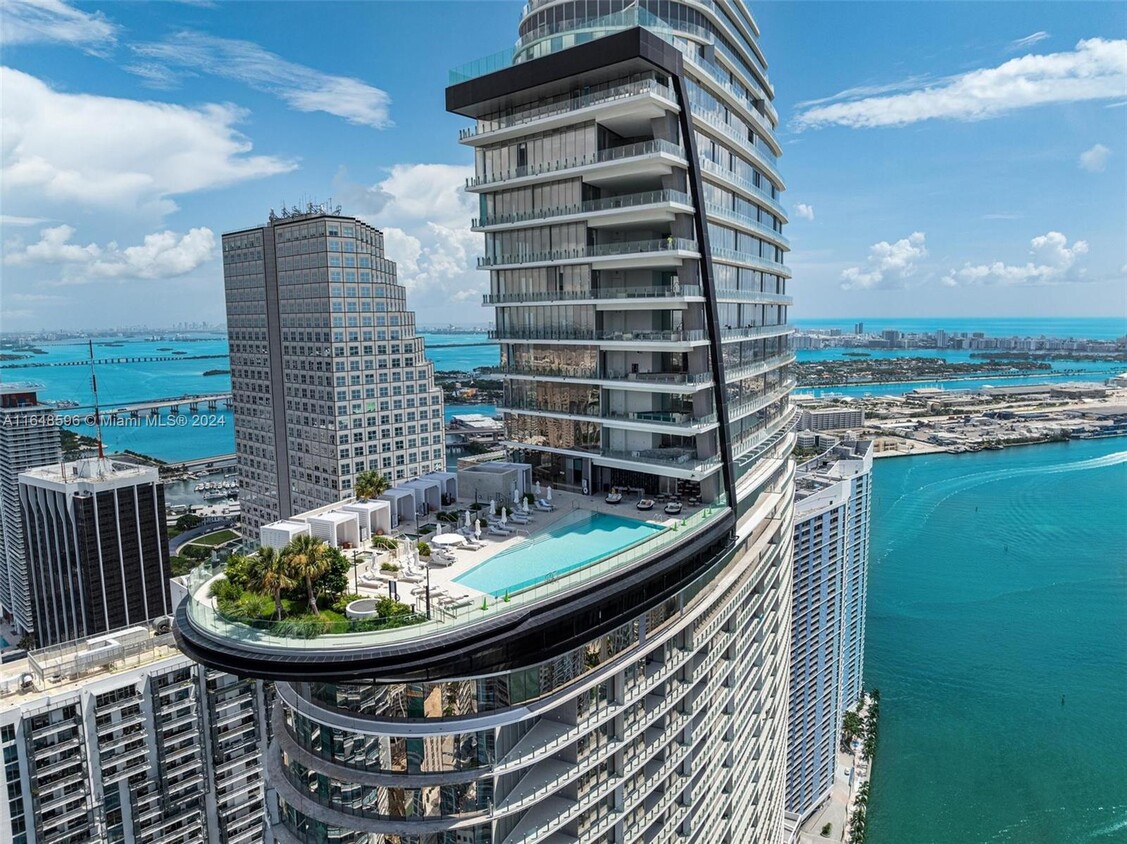 Primary Photo - 300 Biscayne Blvd Way