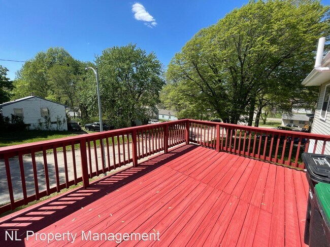 Foto del edificio - 3 br, 1 bath House - 7704 N 33rd Street