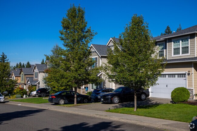 Multi-family Homes with Large Garages in the Graham Neighborhood.
