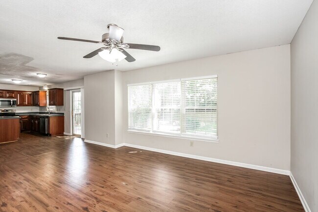 Foto del edificio - 5805 Tanager Ln
