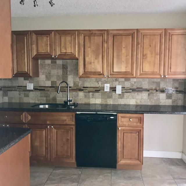 Building Photo - 3590 Blue Lake Dr