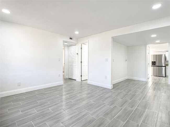 Foto del edificio - 560 Fairmount Rd