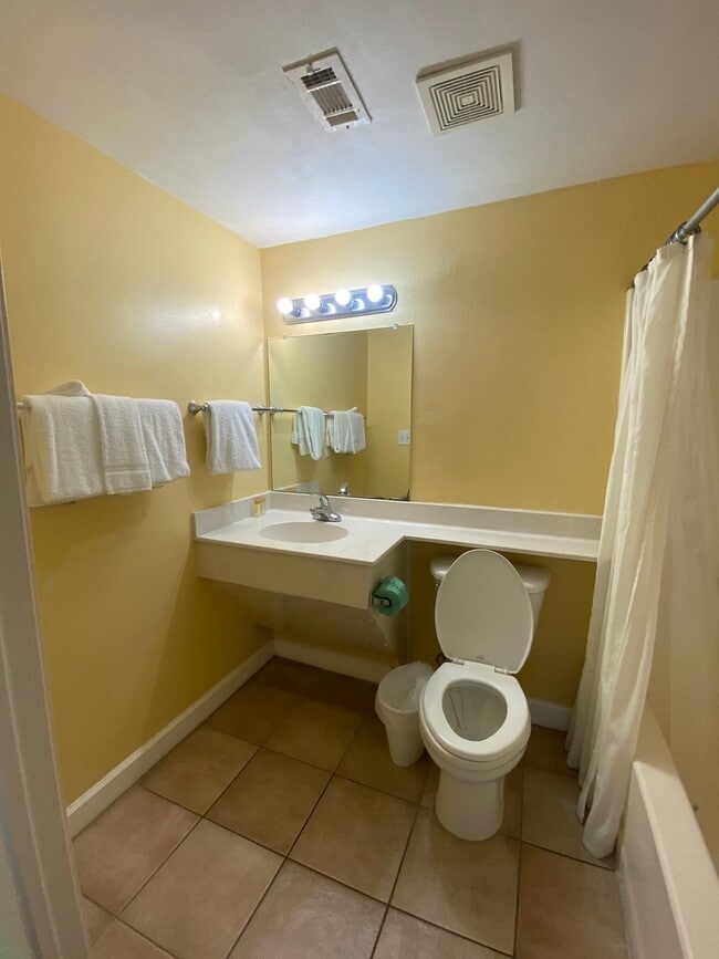 Foto del edificio - 9900 S Thomas Dr