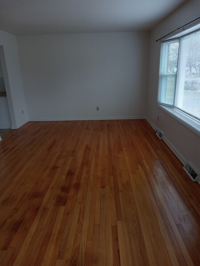 32 Commodore St, Albany, NY 12205 Townhome Rentals in Albany NY