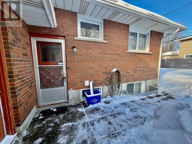 Photo du bâtiment - 2175 Martha Ave