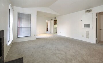 Building Photo - 2025 Augusta Dr