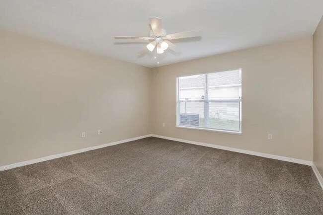 Foto del edificio - 692 Sunway Ln
