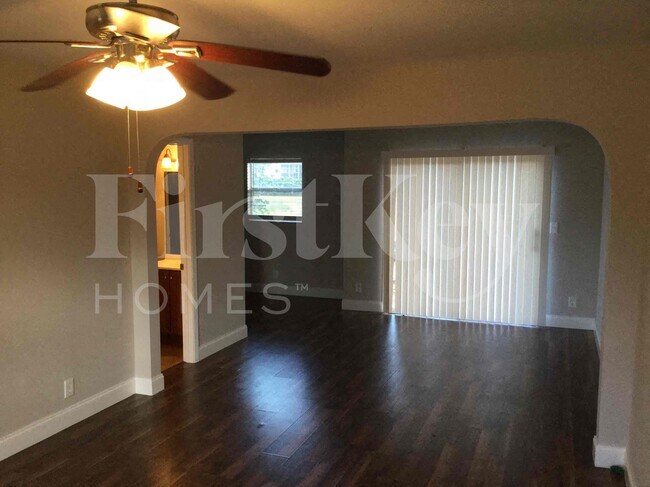 Foto del edificio - 5227 Adams Rd