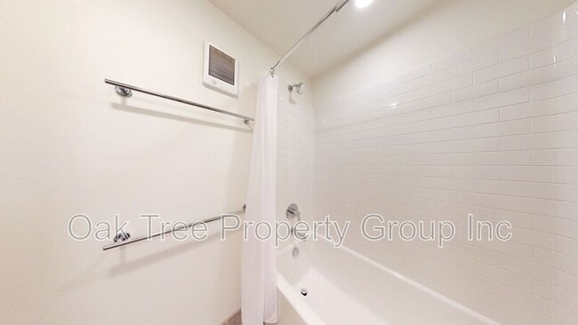 Building Photo - 532 Union St