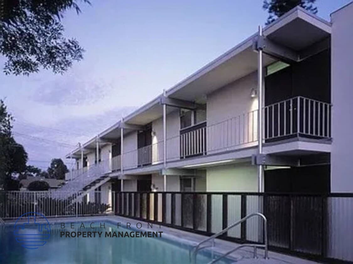 Primary Photo - 6847 Radford Ave.