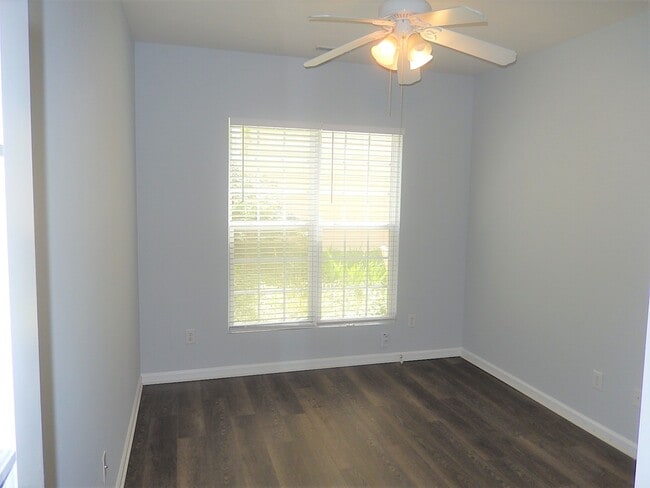 Building Photo - 304 Millicent Way