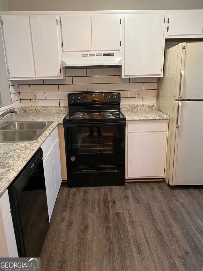 Foto del edificio - 209 Sheraton Ct