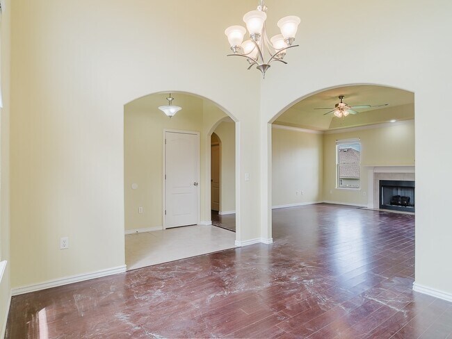 Building Photo - 4302 SW Brownstone Ave
