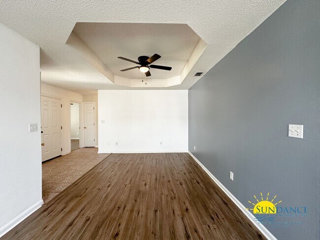 Building Photo - Energy-Efficient Living on a Peaceful Cul-...