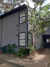 Building Photo - 4419 SW 20th Ln