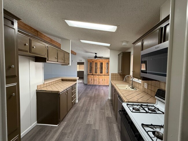 Building Photo - Large Remodeled Doublewide with 2 Car Garage.