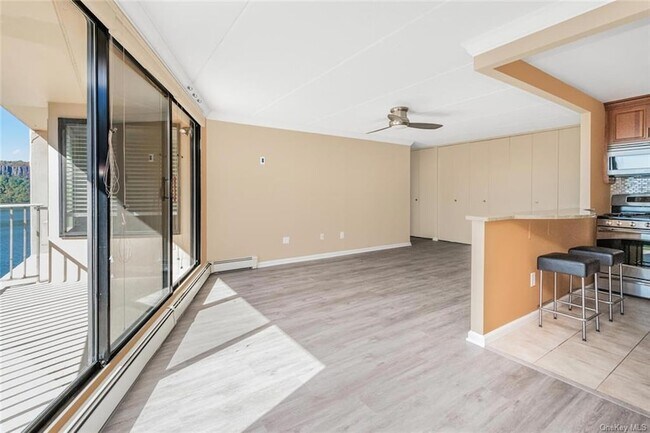 Foto del edificio - 1155 Warburton Ave