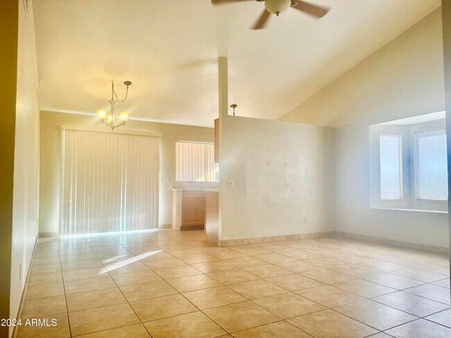 Building Photo - 1825 E Sandra Terrace