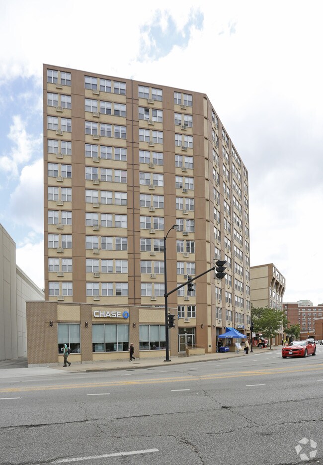 Sheridan Lake 6401 N Rd Apartments Chicago Il Building Photo Sheridan Lake 6401 N Rd
