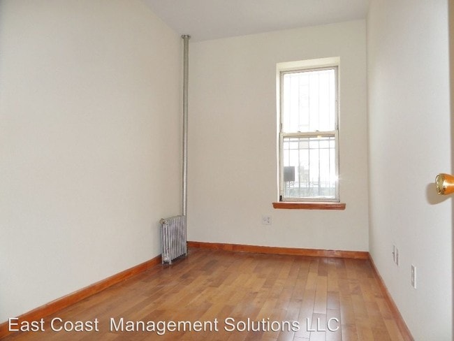 Building Photo - 304 Tompkins Ave