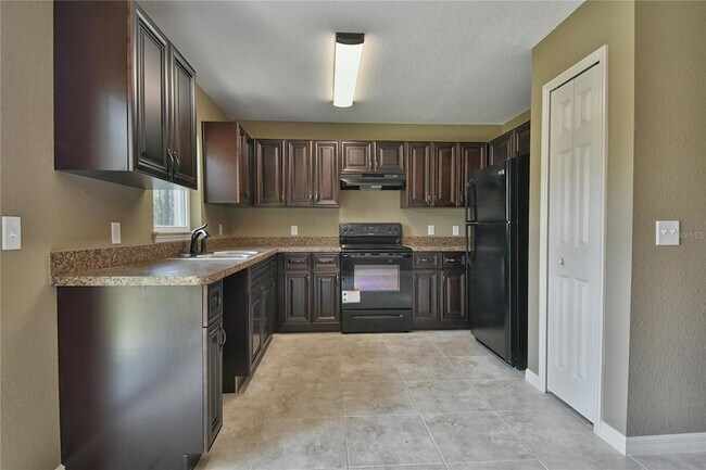 Building Photo - 2365 SW 168th Loop