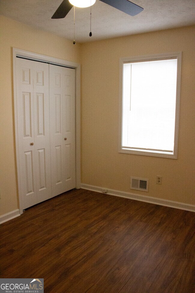 Foto del edificio - 4257 Sheppard Crossing Way