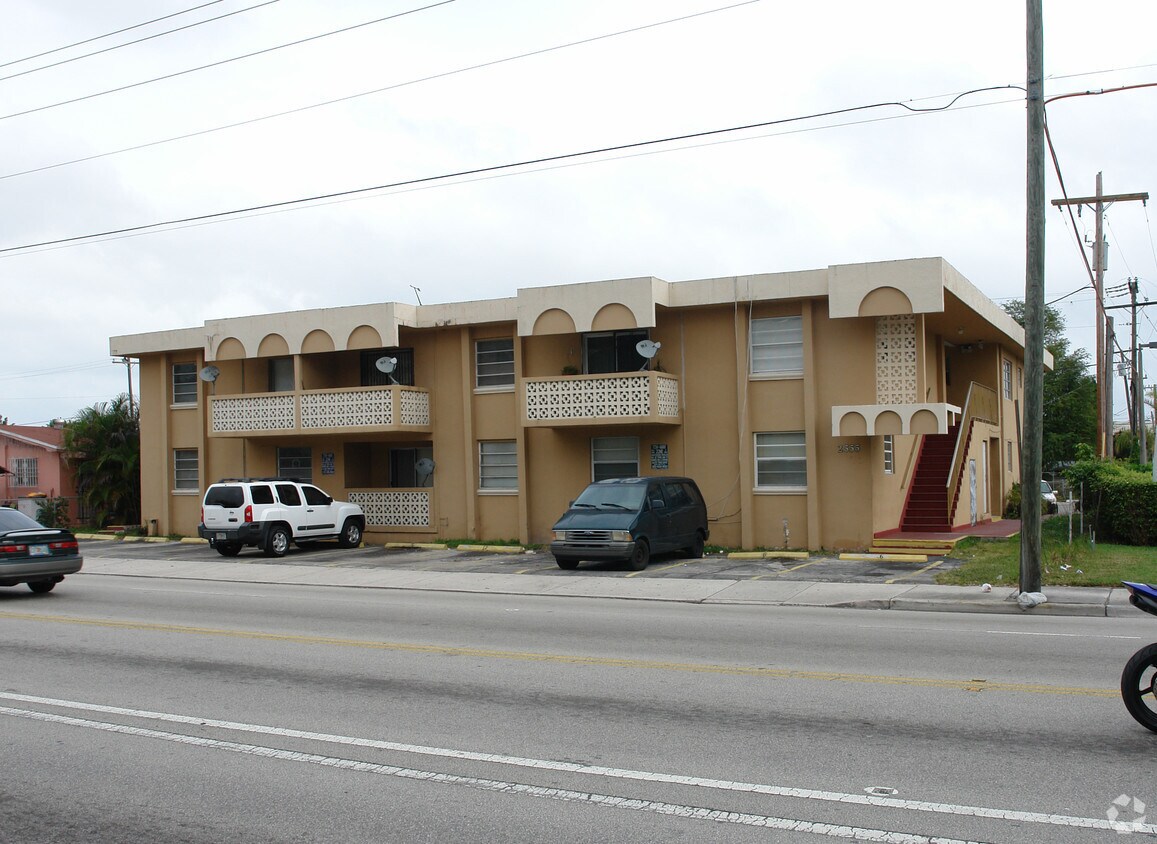 Building Photo - 2555 E 4th Ave