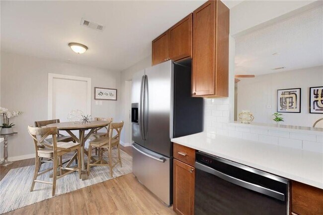 Building Photo - 1310 Radam Cir