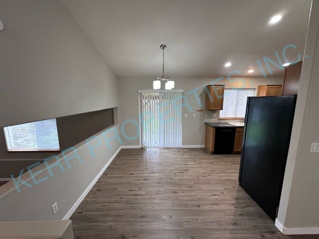 Building Photo - 15837 Jade Glen Ave