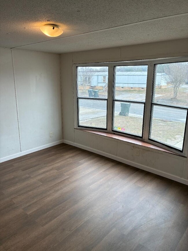 Foto del edificio - 2326 Sandy Ridge Dr