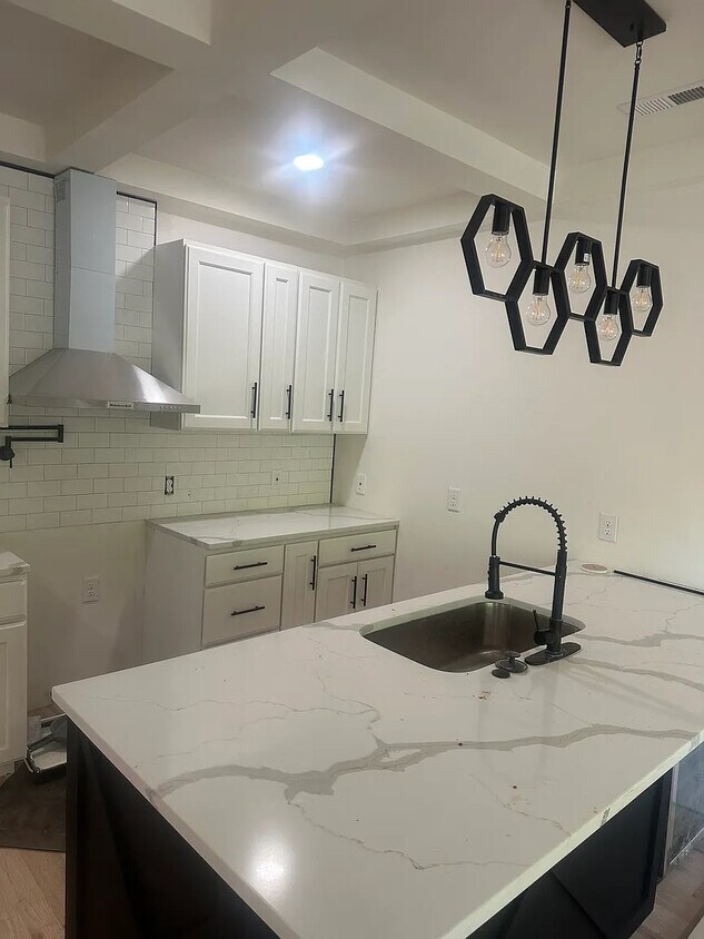 Foto principal - Room in House on Dixon Cir