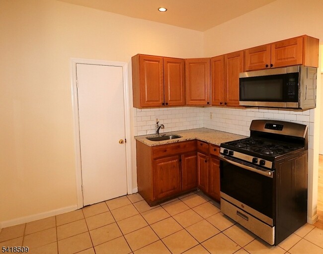 Foto del edificio - 59 Brenner St