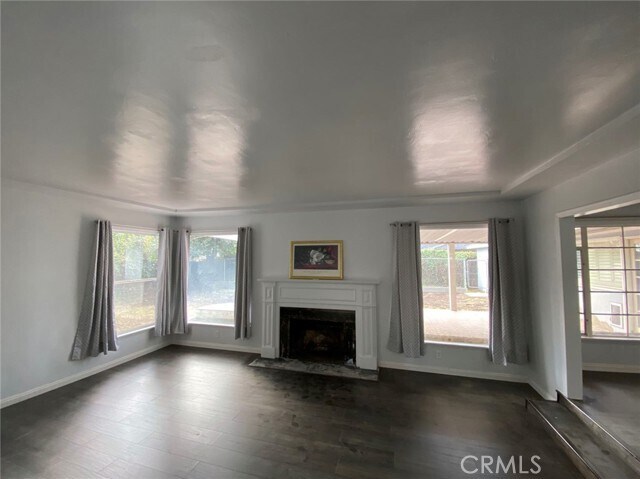 Building Photo - 3096 Valencia Ave