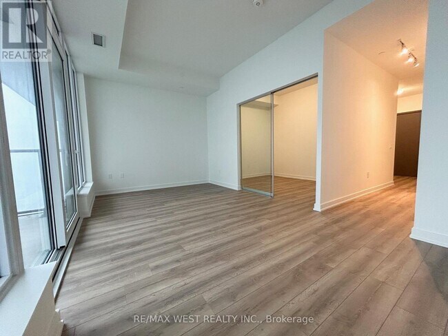 Building Photo - 634 Church St