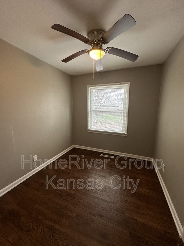 Foto del edificio - 8903 E 72nd St