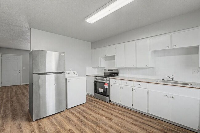 Foto del edificio - 1305 W New Hope Rd