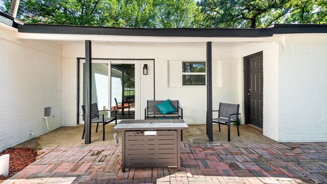 Foto del edificio - 7520 Sequoia Ct