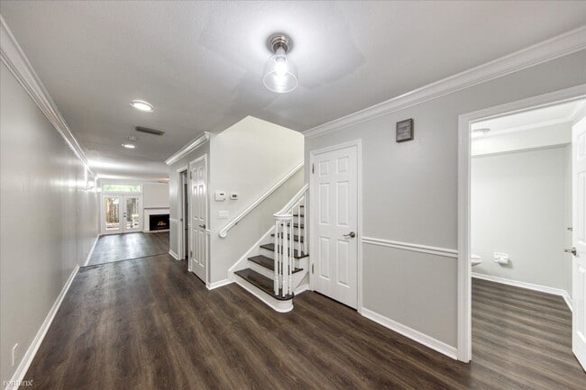 Building Photo - 2 br, 3 bath Townhome - 8 Pelican Place