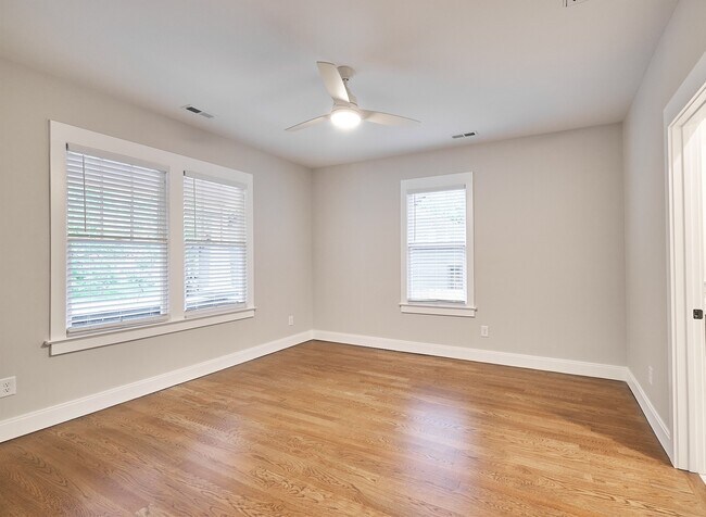 Building Photo - 2500 Vail Ave