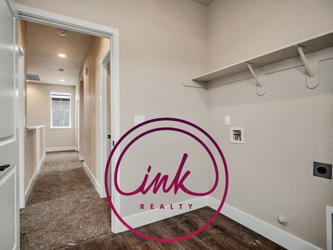 Foto del edificio - New Townhouses in Gardnerville For Rent