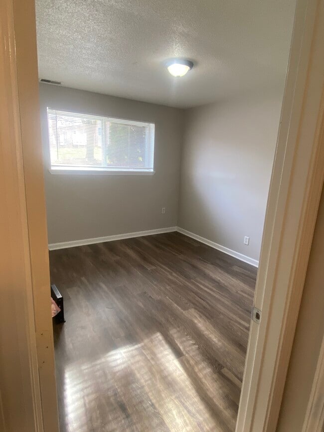 Building Photo - 1508 Lincolnshire Dr