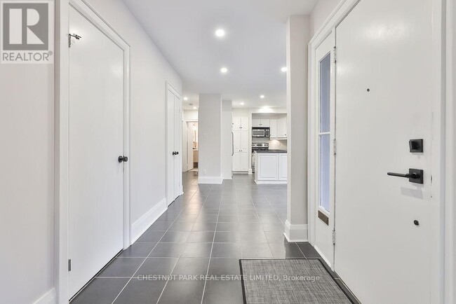 Building Photo - 62 Inglewood Dr