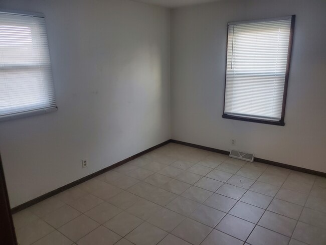 Building Photo - 3907 88th St