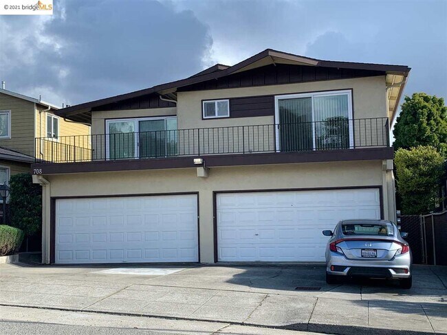 Building Photo - 708 Solano Ave