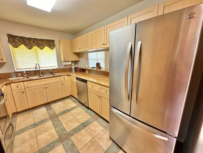 Foto del edificio - 3 Bedroom / 2 Bathroom Townhome in Kehalan...