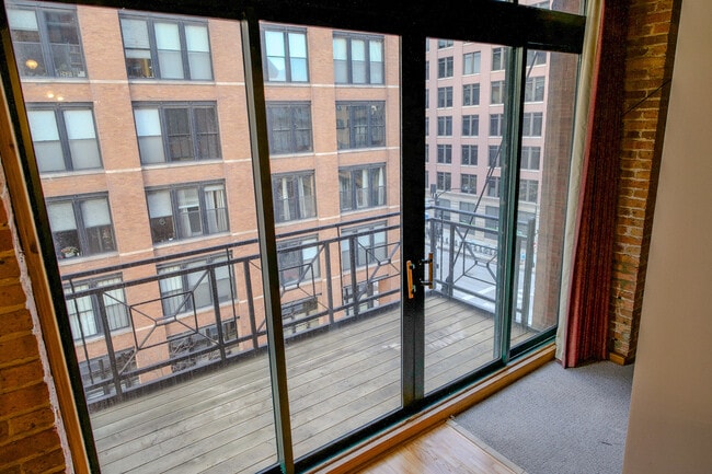 Foto del edificio - 701 W Jackson Blvd