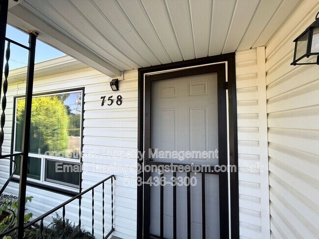 Foto del edificio - 758 Browning Ave S