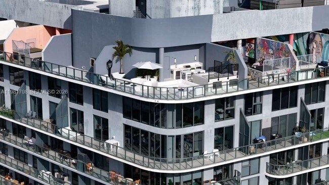 Foto del edificio - 121 NE 34th St